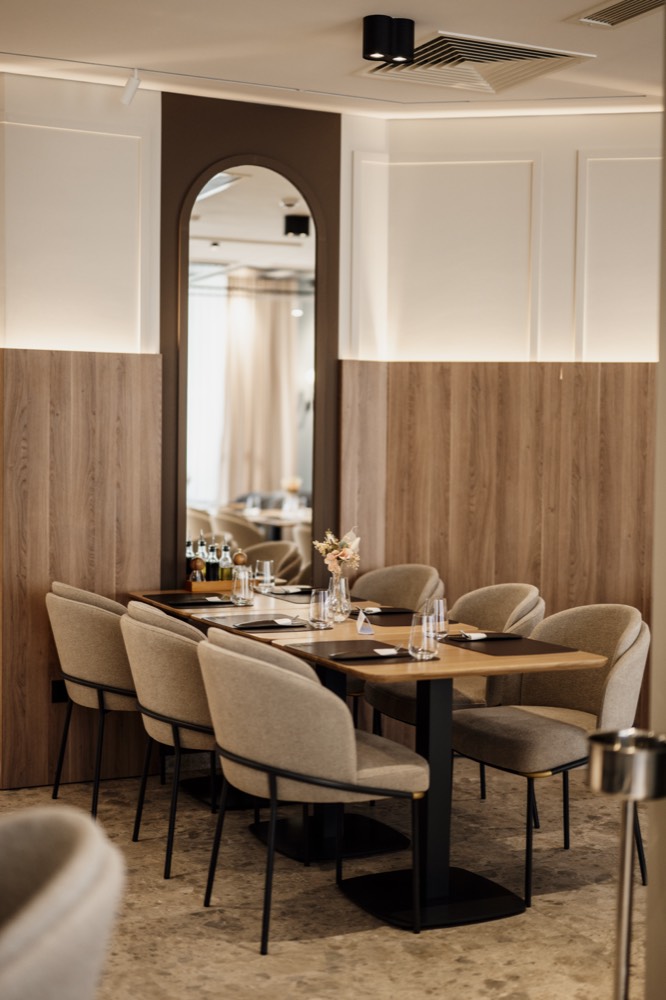 Salle de restaurant, photo d'illustration générique
